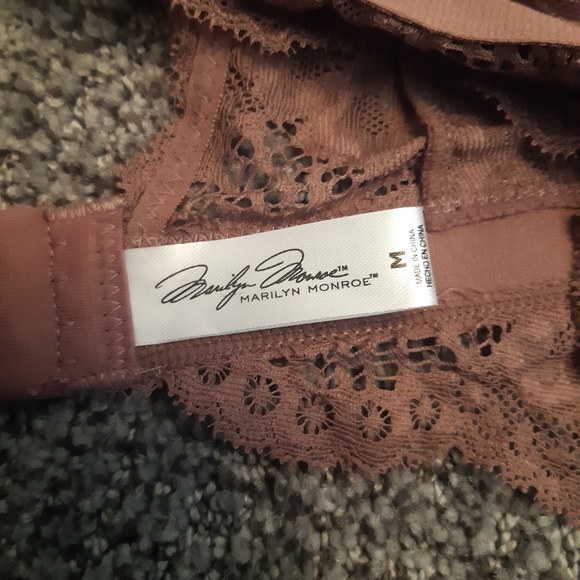 NWT Marilyn Monroe Taupe Bra Size medium - Picture 4 of 7